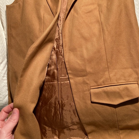 Gold Sleeveless open Vest - Picture 4 of 7